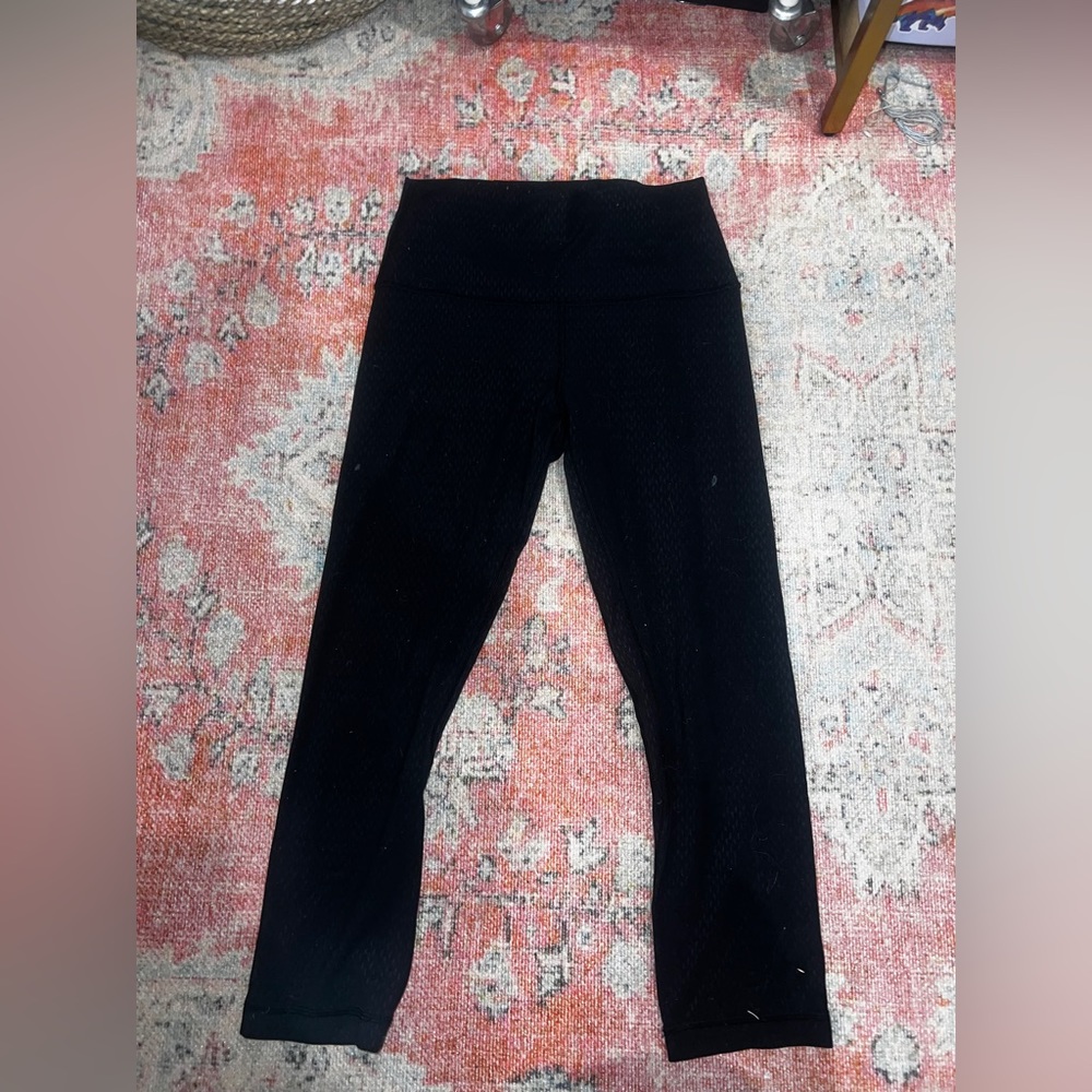 Black cropped lulu lemon leggings size 6